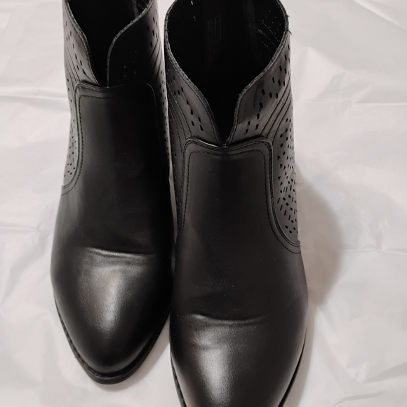 Shoes - Elegant Black Ankle Boots